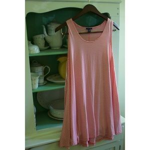 Sleeveless pink and white summer dress